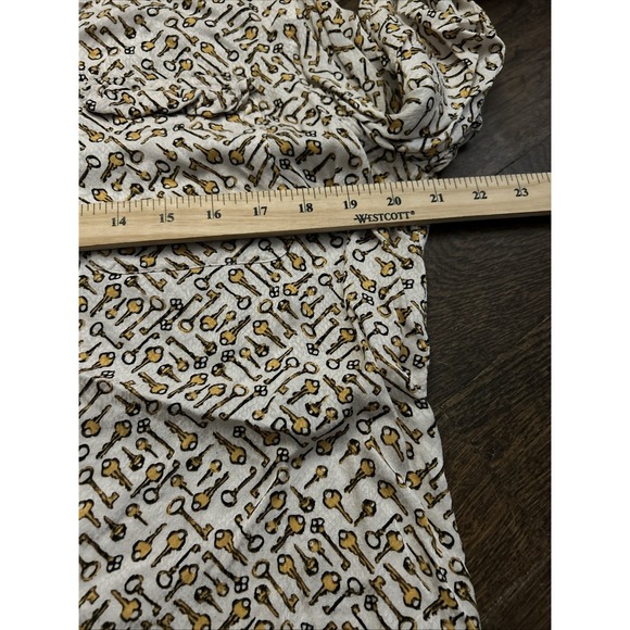 Chico's Women's Button Down Long Sleeve  Golden Key Print All over Size 2 Large - Picture 4 of 4